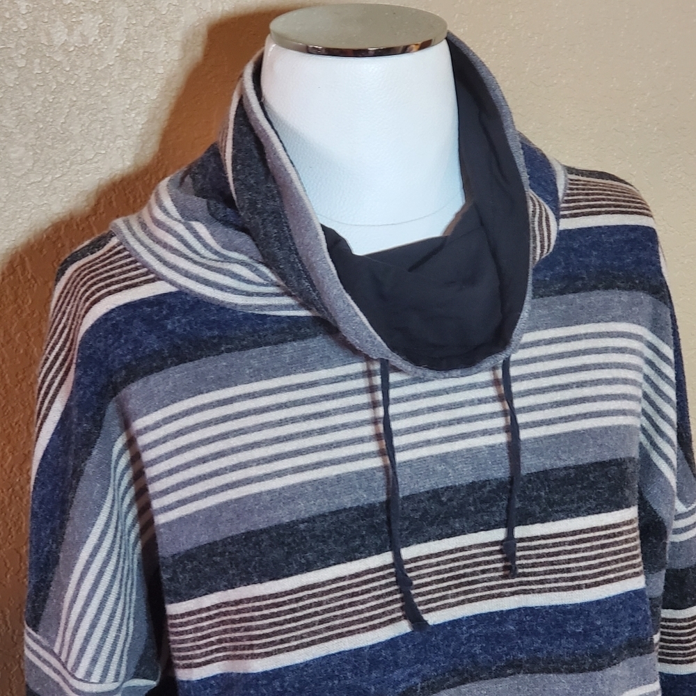 STYLE RACK Pull Over Sweater - Picture 3 of 4